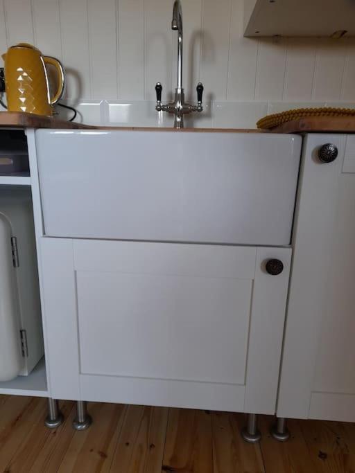Dinky'S Den Appartement Coverack Buitenkant foto