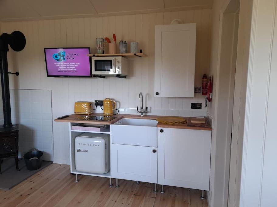 Dinky'S Den Appartement Coverack Buitenkant foto
